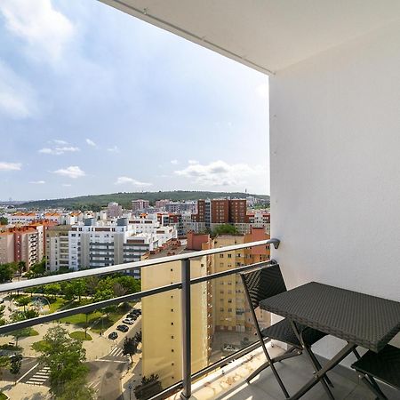 Whome Family Condo - Urban Retreat With Parking, Ac, Elevator In Great Location Lisbon Bagian luar foto