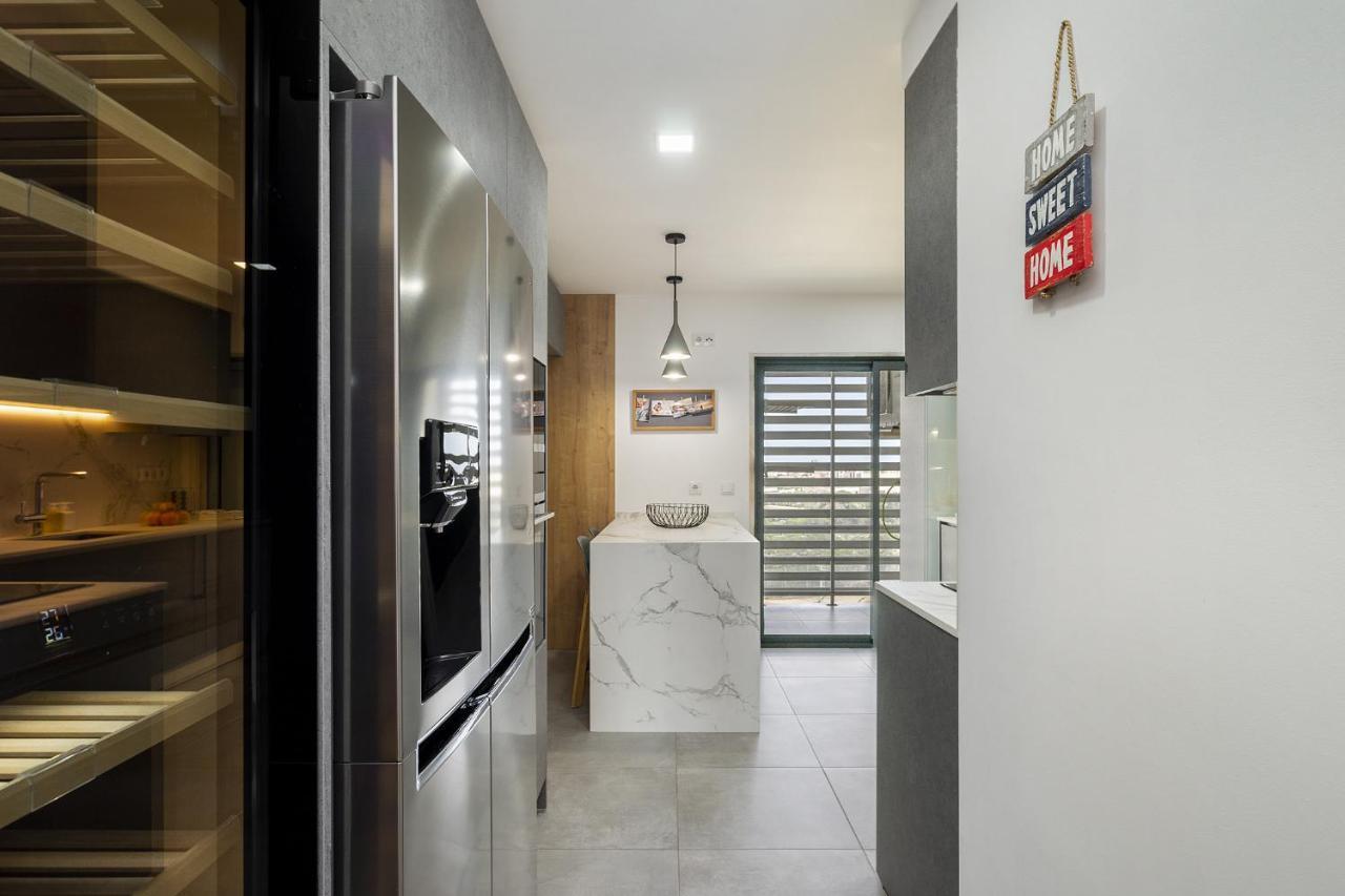 Whome Family Condo - Urban Retreat With Parking, Ac, Elevator In Great Location Lisbon Bagian luar foto