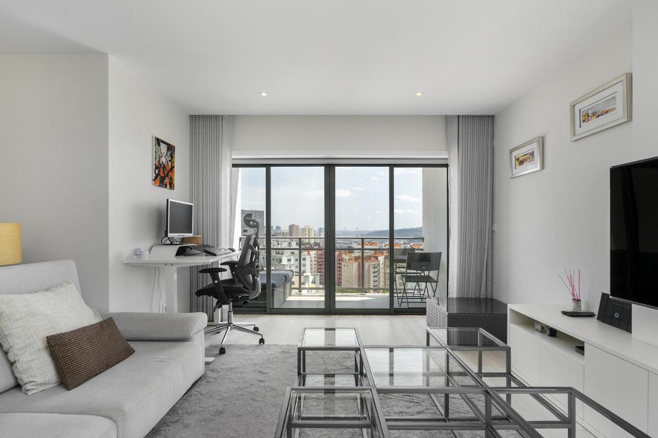 Whome Family Condo - Urban Retreat With Parking, Ac, Elevator In Great Location Lisbon Bagian luar foto