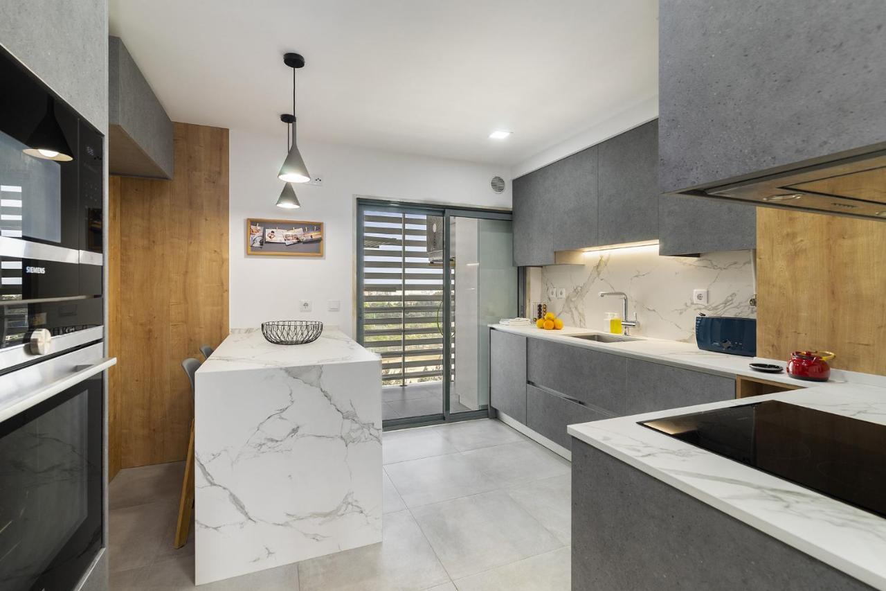 Whome Family Condo - Urban Retreat With Parking, Ac, Elevator In Great Location Lisbon Bagian luar foto