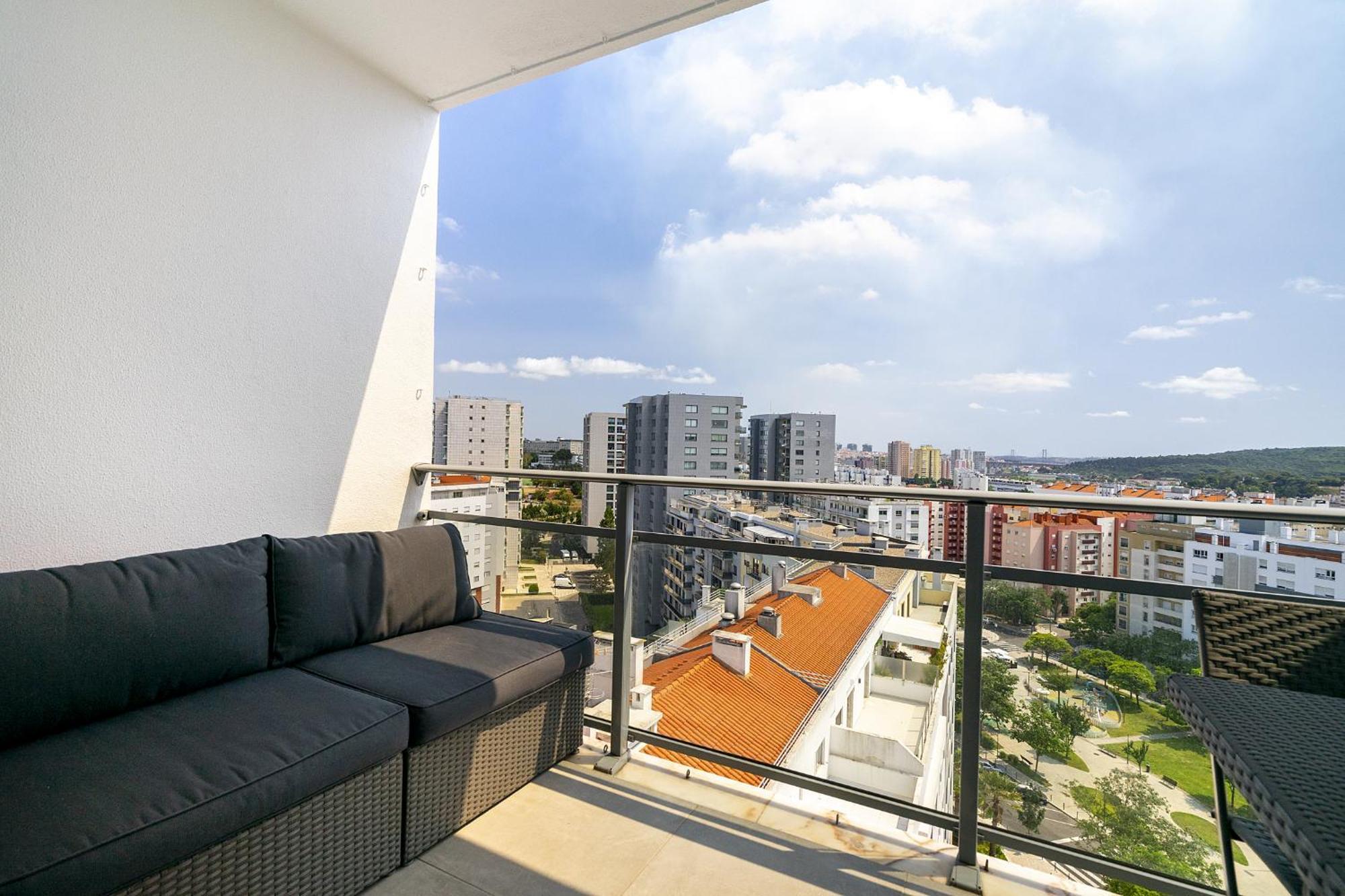Whome Family Condo - Urban Retreat With Parking, Ac, Elevator In Great Location Lisbon Bagian luar foto