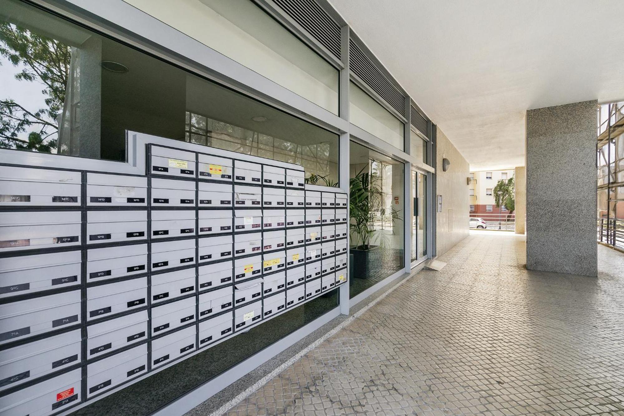 Whome Family Condo - Urban Retreat With Parking, Ac, Elevator In Great Location Lisbon Bagian luar foto